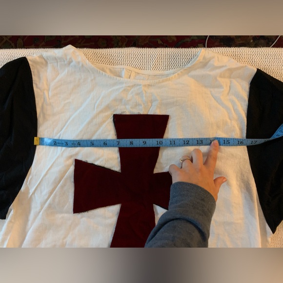 Men’s knight / crusade costume tunic - Picture 4 of 4